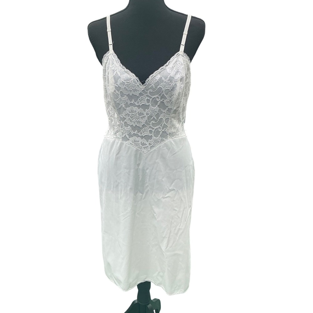 Vintage Vanity Fair White Floral Lace Full Slip Dress Made USA Size 34S Bridal